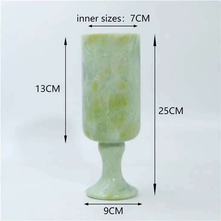 Mramorový květinový svícen