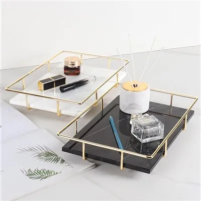 Podnos s mramorovým efektem s držadly