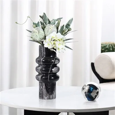Mramorová váza černá