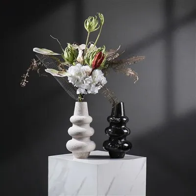 Mramorová váza malá