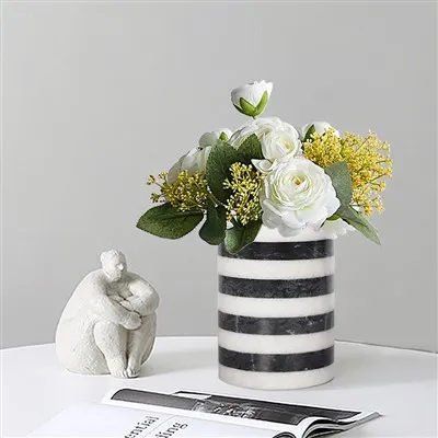 Vícebarevný květináč