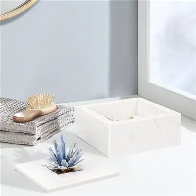 Bílá mramorová šperkovnice